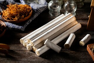 关于五一劳动节的诗句(五一劳动节写给情人的诗句)