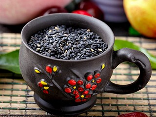 菩萨蛮李白平林漠漠烟如织赏析_菩萨蛮·平林漠漠烟如织原文翻译及赏析